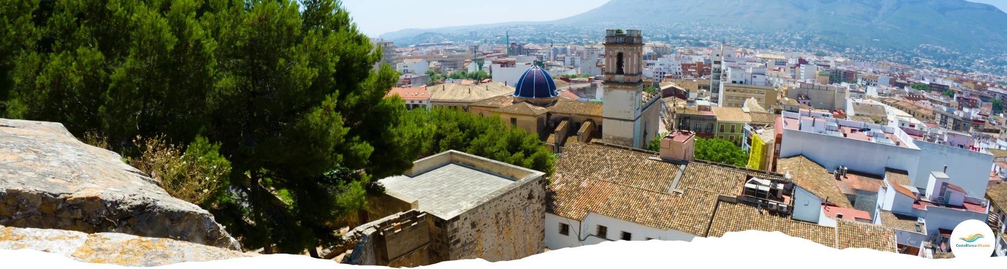 Blick von den maurischen Festungsmauern über den Hafen – der schönste Aussichtspunkt der Stadt.